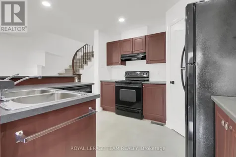 190 Saddlesmith Circle Ottawa ON K2M 2Y6