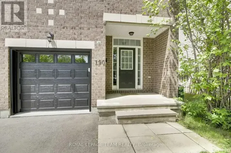 190 Saddlesmith Circle Ottawa ON K2M 2Y6