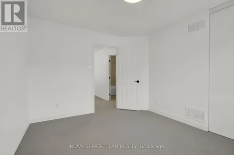 190 Saddlesmith Circle Ottawa ON K2M 2Y6