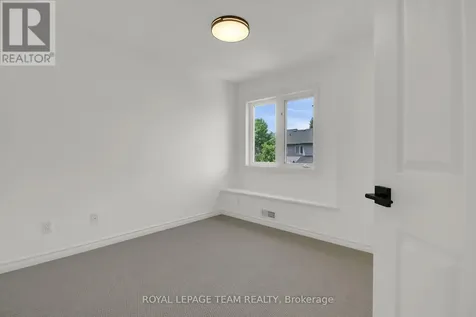 190 Saddlesmith Circle Ottawa ON K2M 2Y6