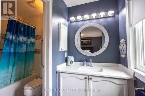 1523 Briarfield Crescent Ottawa ON K4A 1Z9