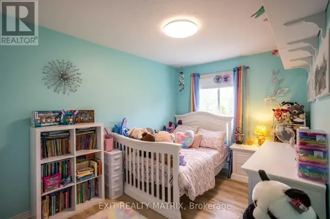 1523 Briarfield Crescent Ottawa ON K4A 1Z9