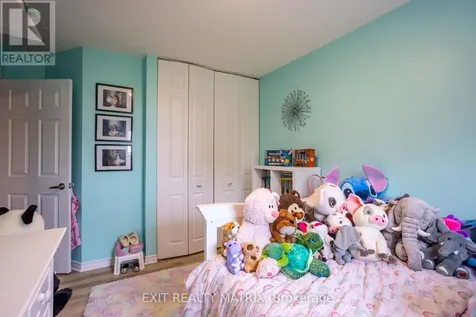 1523 Briarfield Crescent Ottawa ON K4A 1Z9
