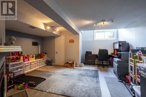 1523 Briarfield Crescent Ottawa ON K4A 1Z9