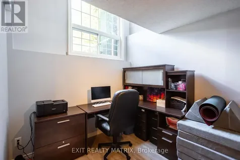 1523 Briarfield Crescent Ottawa ON K4A 1Z9