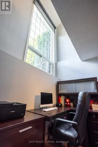 1523 Briarfield Crescent Ottawa ON K4A 1Z9