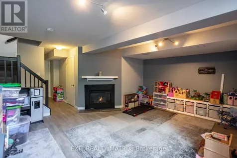 1523 Briarfield Crescent Ottawa ON K4A 1Z9