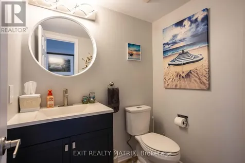 1523 Briarfield Crescent Ottawa ON K4A 1Z9