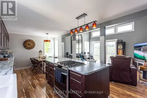 912 Eadie Road Russell ON K4R 1E5