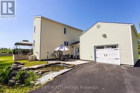 912 Eadie Road Russell ON K4R 1E5