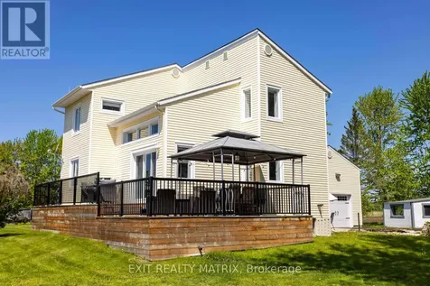 912 Eadie Road Russell ON K4R 1E5