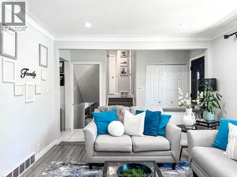 4013 Longfellow Windsor ON N9G 2B5
