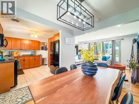 4013 Longfellow Windsor ON N9G 2B5