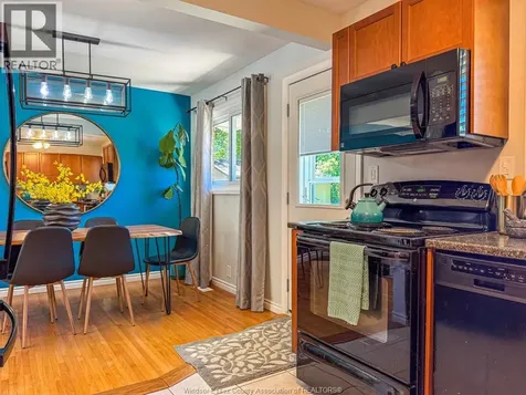 4013 Longfellow Windsor ON N9G 2B5