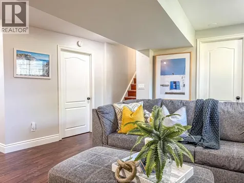 4013 Longfellow Windsor ON N9G 2B5