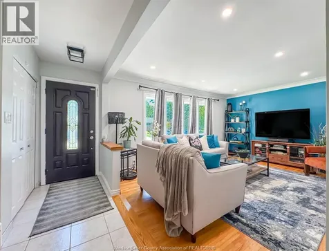 4013 Longfellow Windsor ON N9G 2B5