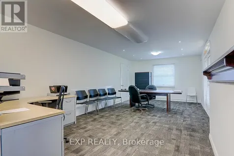 2768 Davis Drive East Gwillimbury ON L3Y 4W1