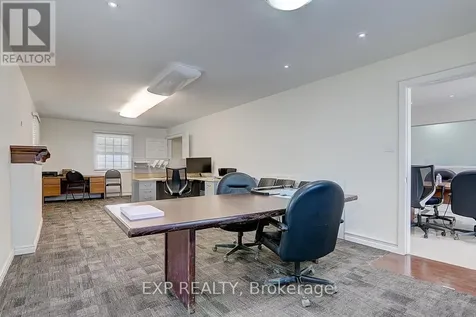 2768 Davis Drive East Gwillimbury ON L3Y 4W1