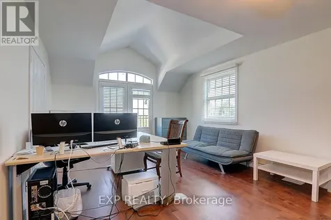 2768 Davis Drive East Gwillimbury ON L3Y 4W1