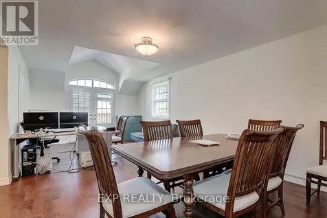 2768 Davis Drive East Gwillimbury ON L3Y 4W1