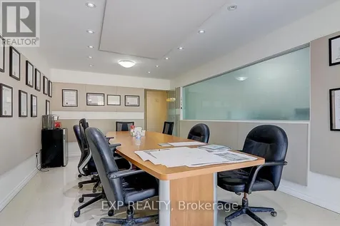2768 Davis Drive East Gwillimbury ON L3Y 4W1
