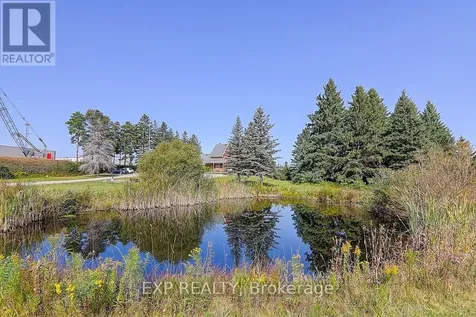 2768 Davis Drive East Gwillimbury ON L3Y 4W1