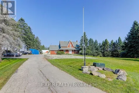 2768 Davis Drive East Gwillimbury ON L3Y 4W1