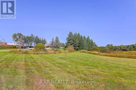 2768 Davis Drive East Gwillimbury ON L3Y 4W1