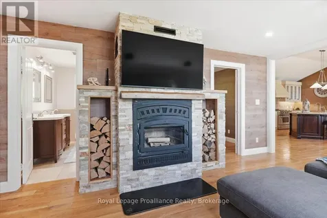 304 Lakeview Lane Tweed (hungerford (twp)) ON K0K 3J0