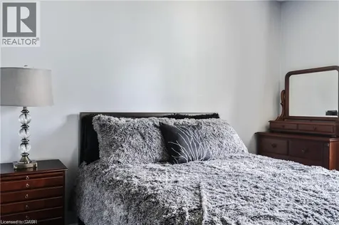 106 Moore Crescent Ancaster ON L9G 4Z8