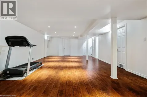 106 Moore Crescent Ancaster ON L9G 4Z8