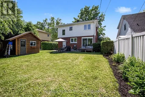 1233 Checkers Road Ottawa ON K2C 2S8
