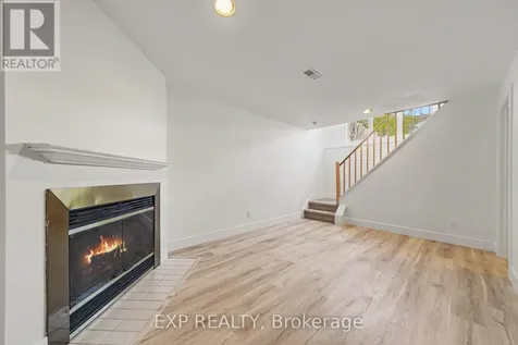 2043 Sunland Drive Ottawa ON K4A 3K8