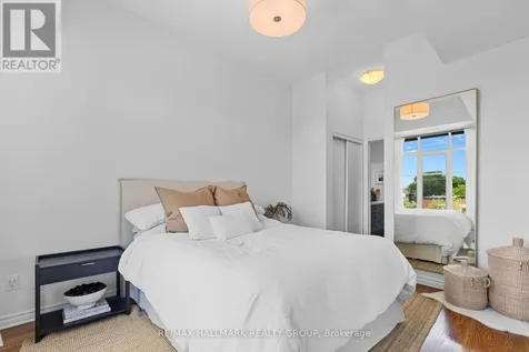 682 Churchill Avenue North Ottawa ON K1Z 5G5