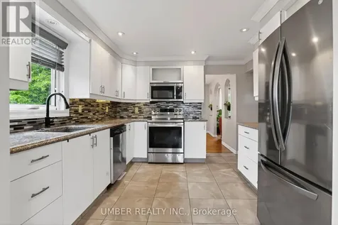 258 Anglehart Avenue Ottawa ON K1E 2V9