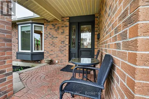 258 Anglehart Avenue Ottawa ON K1E 2V9