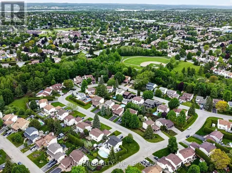 258 Anglehart Avenue Ottawa ON K1E 2V9