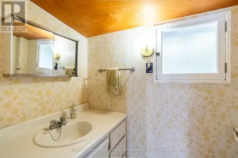 243 Beach Lane Wollaston ON K0L 1P0