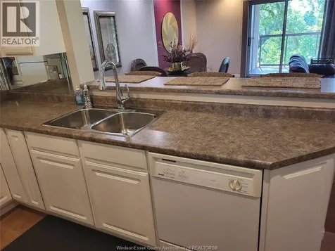 315 Village Grove Tecumseh ON N8N 5G4