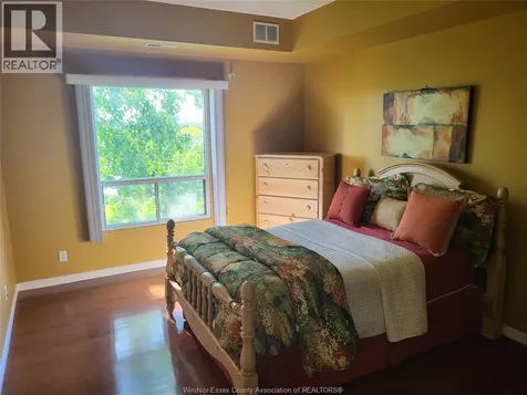 315 Village Grove Tecumseh ON N8N 5G4