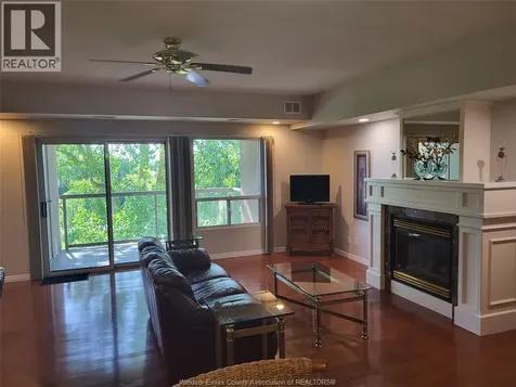 315 Village Grove Tecumseh ON N8N 5G4