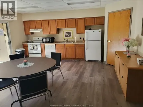 315 Village Grove Tecumseh ON N8N 5G4