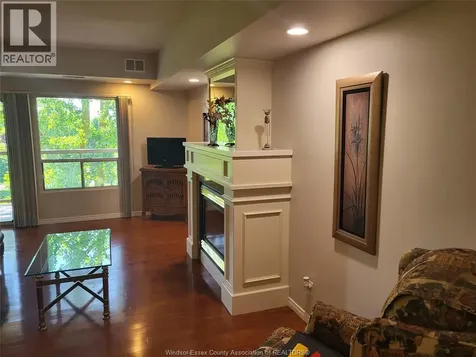315 Village Grove Tecumseh ON N8N 5G4
