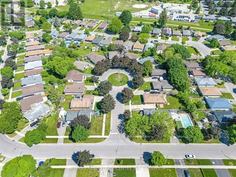 12 Selkirk Court Kitchener ON N2E 1M3