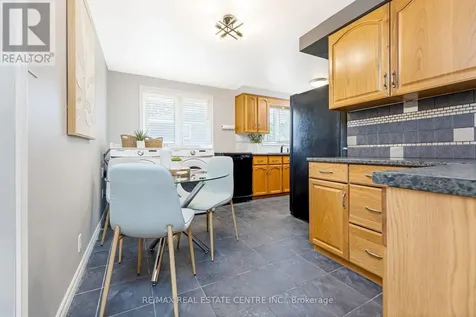 12 Selkirk Court Kitchener ON N2E 1M3