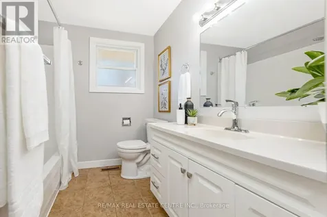 12 Selkirk Court Kitchener ON N2E 1M3