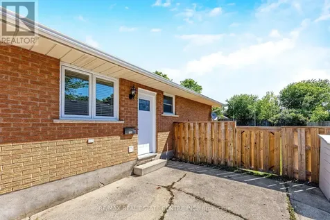12 Selkirk Court Kitchener ON N2E 1M3