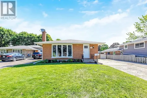 12 Selkirk Court Kitchener ON N2E 1M3