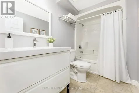 12 Selkirk Court Kitchener ON N2E 1M3