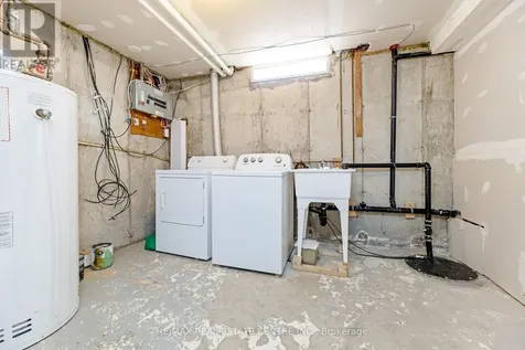 12 Selkirk Court Kitchener ON N2E 1M3